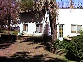 qvlin069.jpg (23249 bytes)